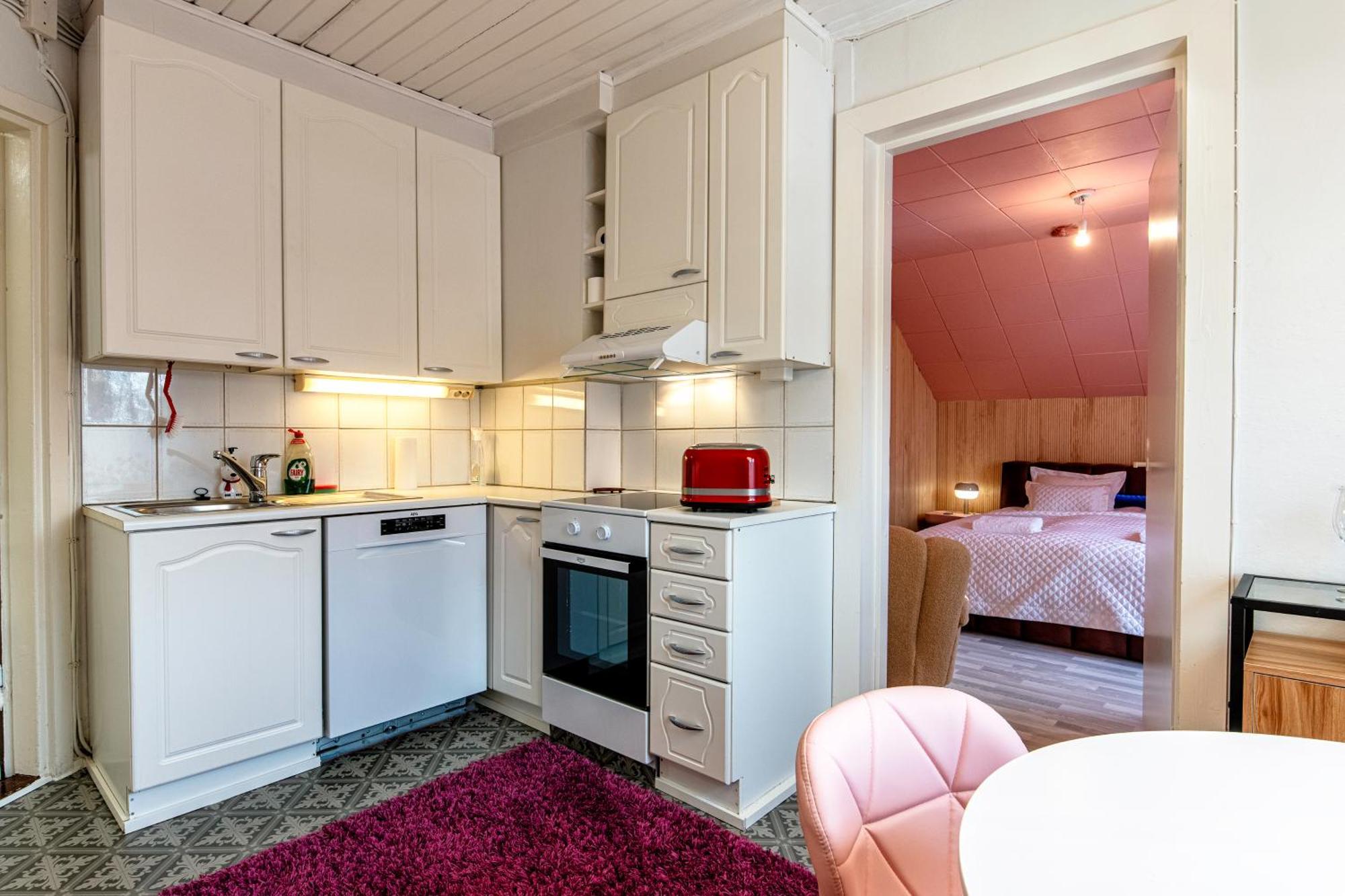 Kalle'S Unluxury Guest House Cl0Sed From 1St Of Feb 2025 Helsínquia Exterior foto